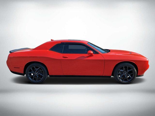 2021 dodge challenger sxt