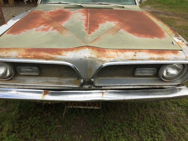 1969 plymouth barracuda coupe engine 318, a/c original paint except right fender