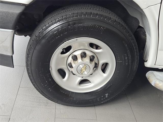 2022 chevrolet express 2500 work van