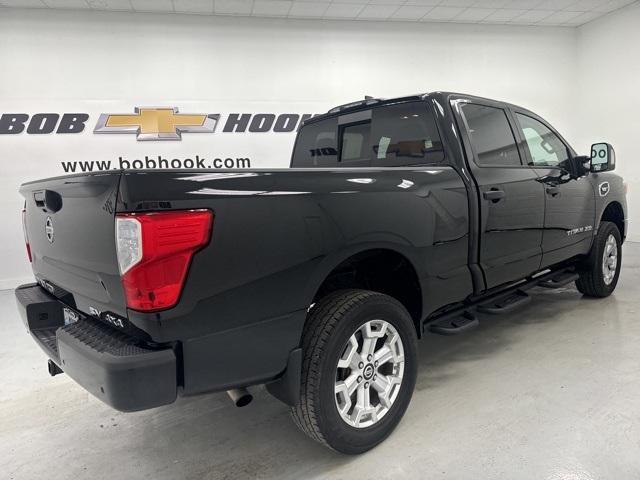 2022 nissan titan xd sv
