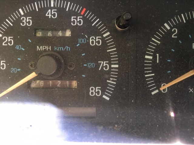 ford f-150 xlt 4x4 1988 manual trans, good condition 166k miles trailer brakes