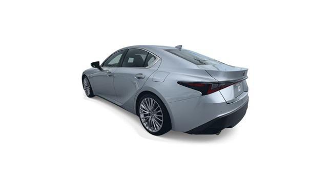 2022 lexus is 300 base