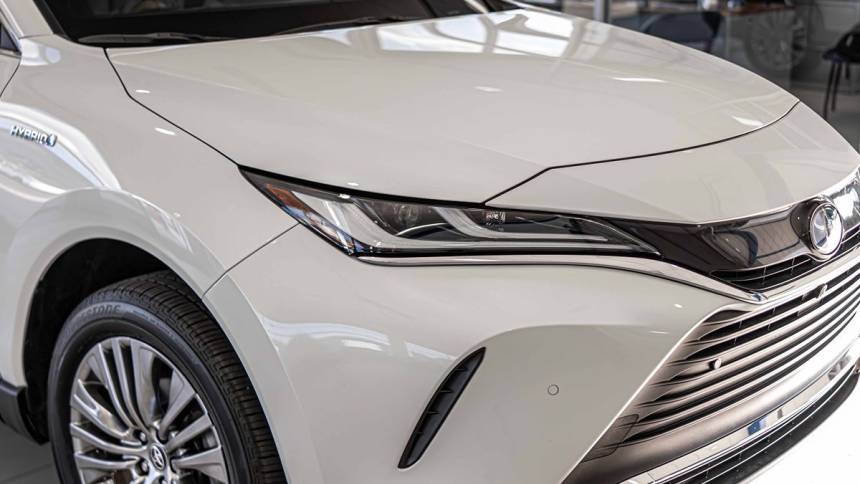 2021 toyota venza le