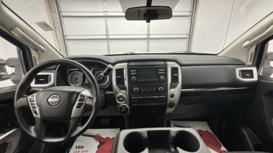 2017 Nissan Titan