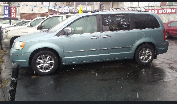2008 chrysler town country limited for sale in massachusetts by owner