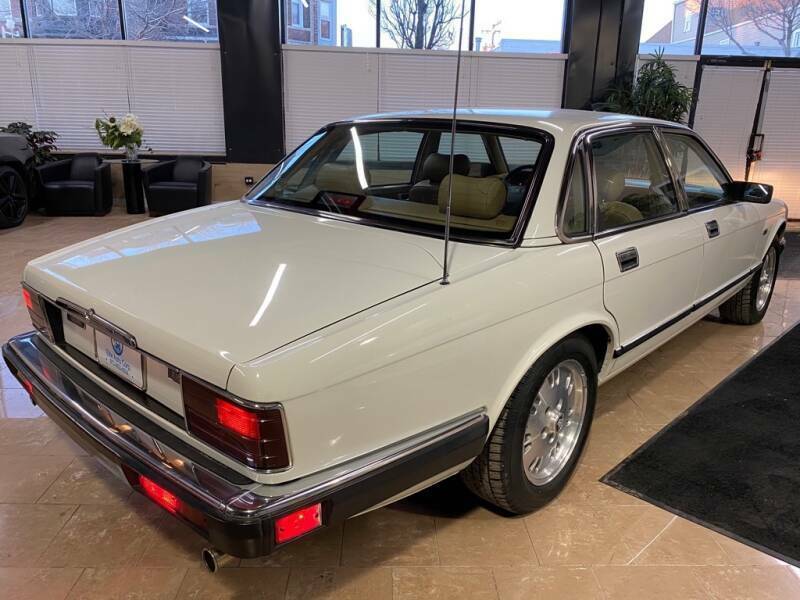 1994 jaguar xj-series xj6 4dr sedan automatic 4-speed rwd i6 4.0l gasoline