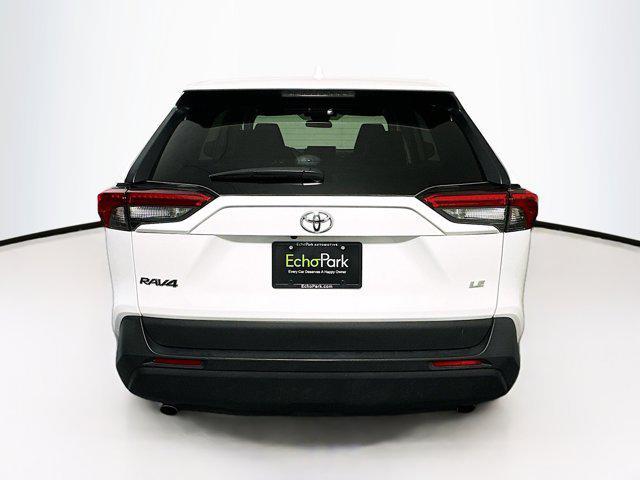 2023 toyota rav4 le