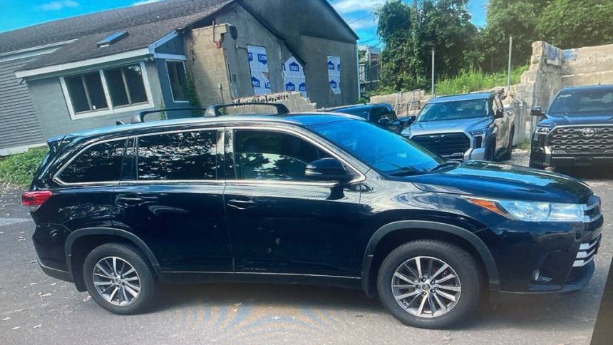 2018 toyota highlander se