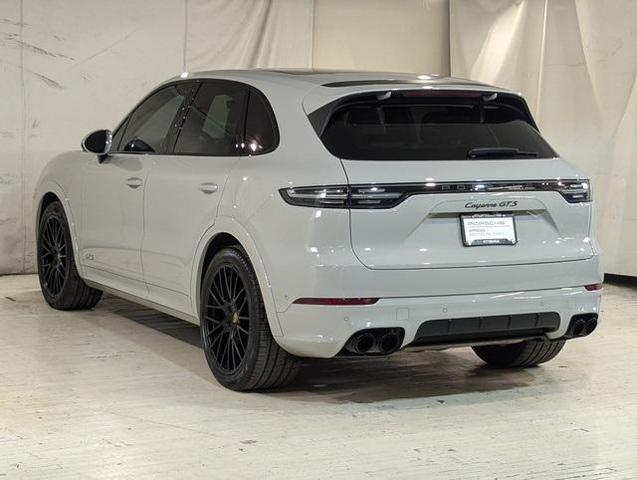 2022 porsche cayenne gts