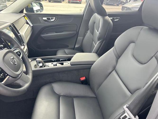 new 2025 volvo xc60 plus