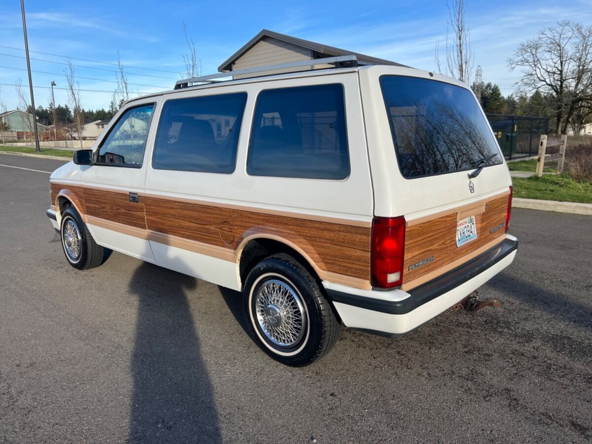 1988 plymouth voyager van white fwd automatic le