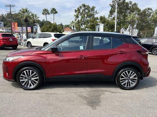 2023 nissan kicks