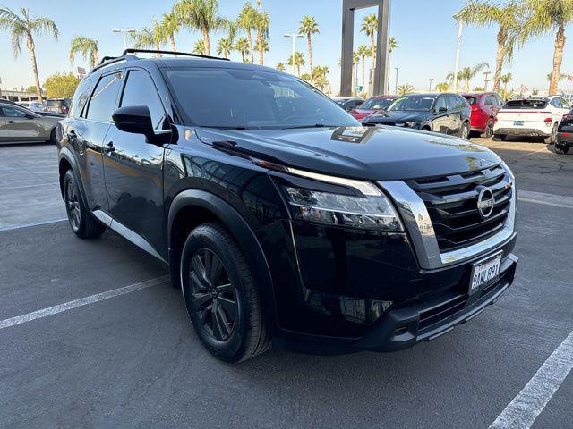 2022 nissan pathfinder sv