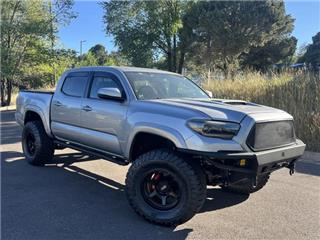 2016 Toyota Tacoma trd sport