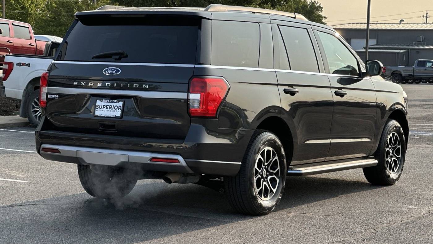 2022 ford expedition xlt