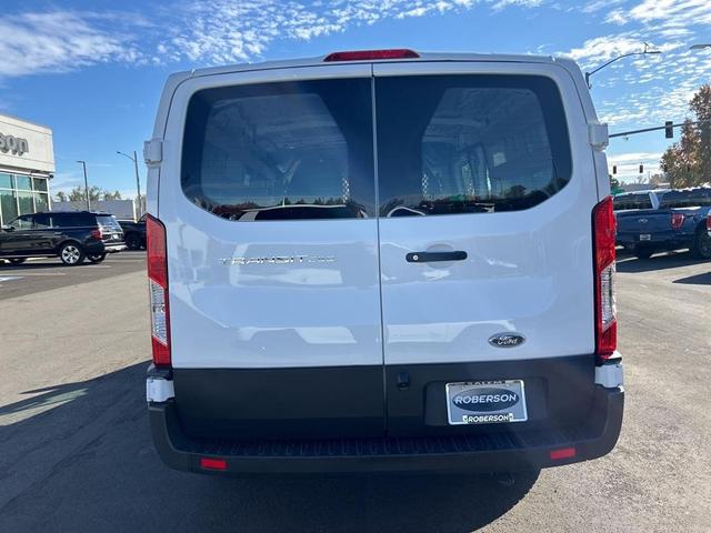 2022 ford transit-250 base