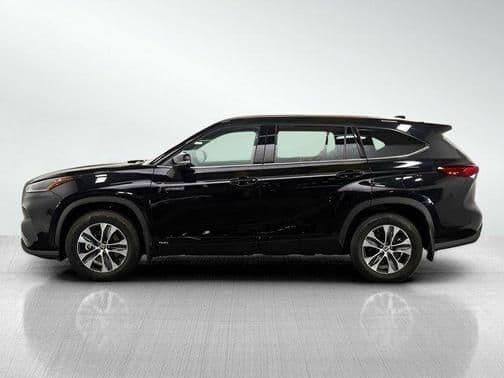 2021 toyota highlander hybrid xle in south saint paul, minnesota
