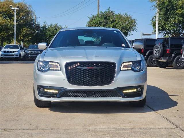 2023 chrysler 300 s