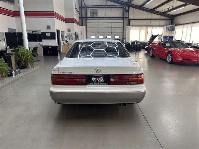 1993 lexus es 300 base