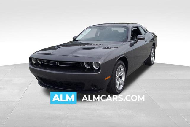 2022 dodge challenger sxt