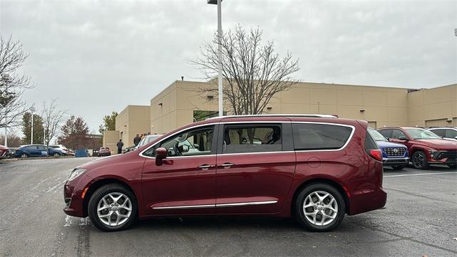 2017 chrysler pacifica touring-l plus