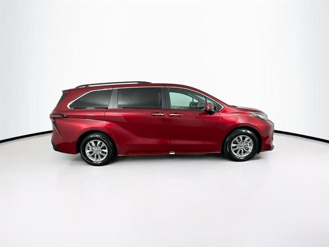 2023 toyota sienna xle