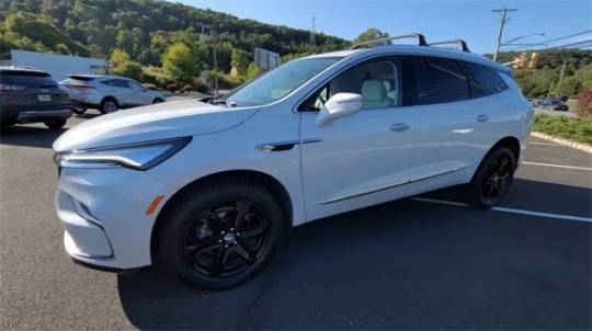 2023 buick enclave essence