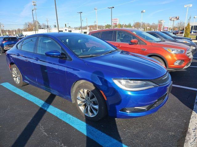 2016 chrysler 200 s