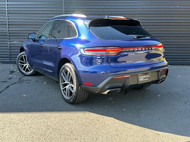2022 porsche macan base