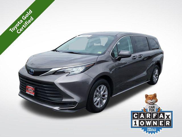2023 toyota sienna le