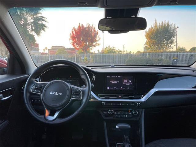 2022 kia niro lxs