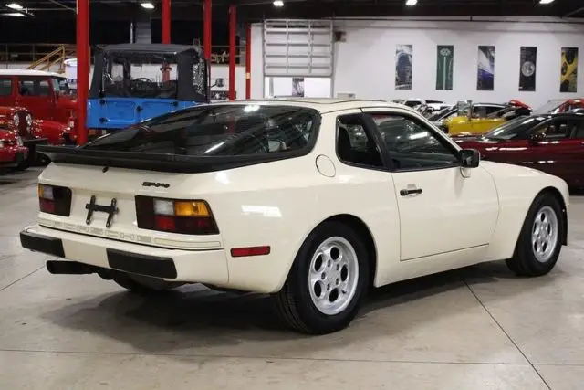 1986 porsche 944 148004 miles porsche pastel beige coupe 4 cylinder manual