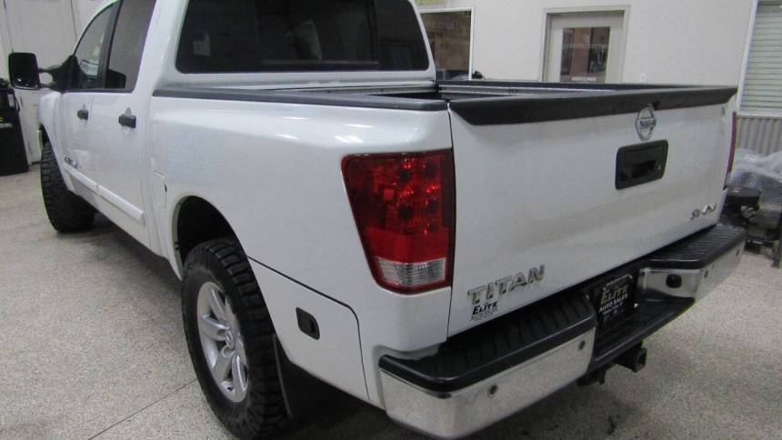 2015 nissan titan sv