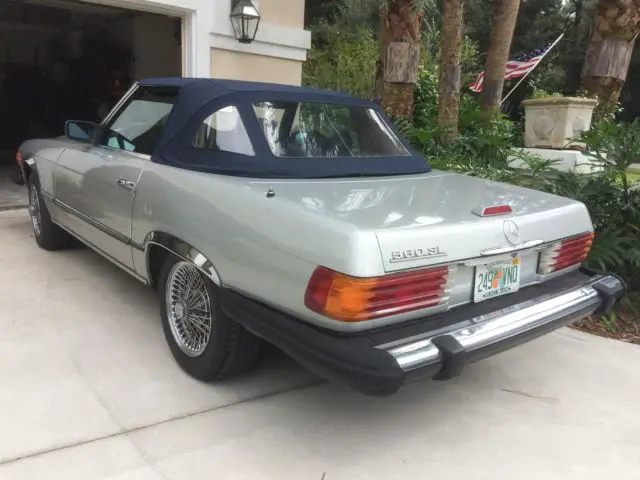 1978 mercedes 450 sl convertable,silver,2 tops,garaged,great interior and body