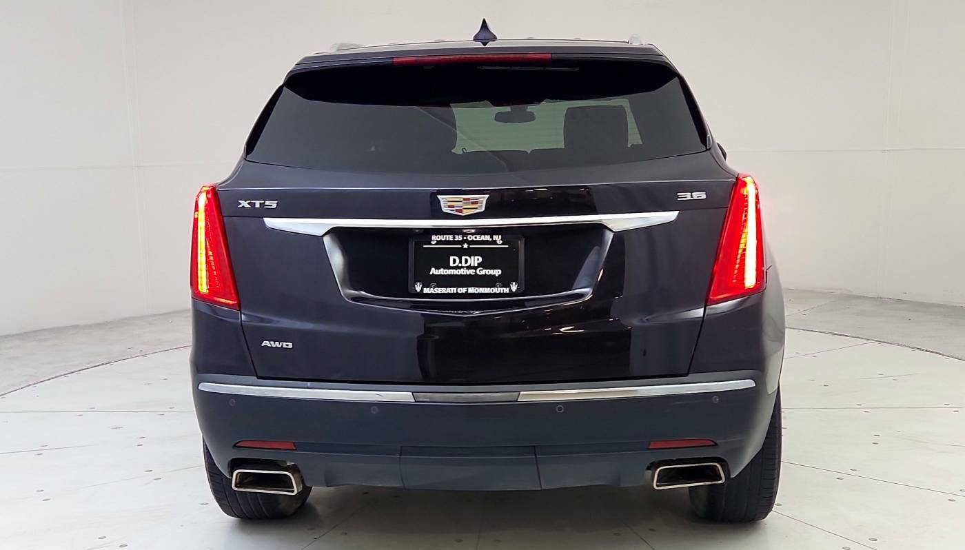 2018 cadillac xt5 base