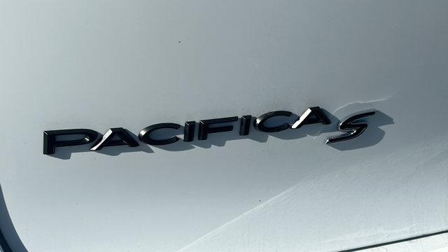 2022 chrysler pacifica limited