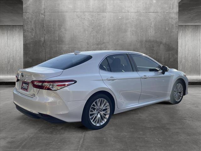 2019 toyota camry hybrid xle