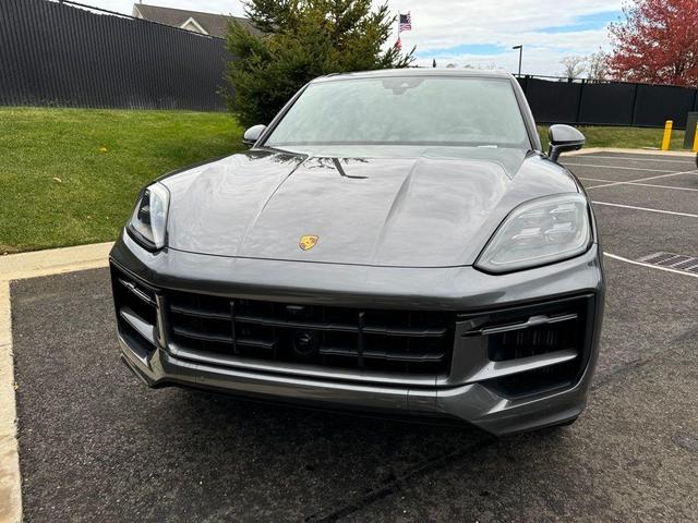 2024 porsche cayenne base