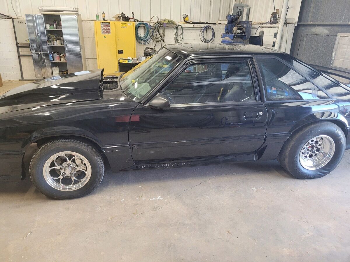 1987 ford mustang hatchback black rwd automatic gt