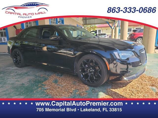 2018 chrysler 300 touring