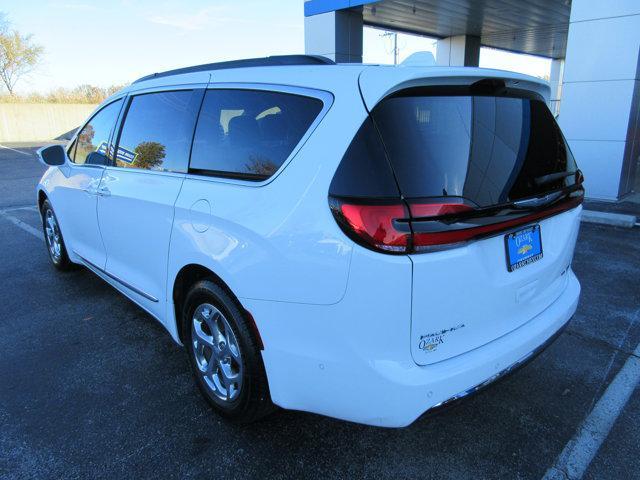 2022 chrysler pacifica limited