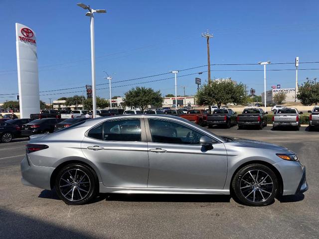 2024 toyota camry se