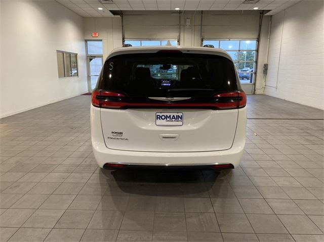 2022 chrysler pacifica touring-l