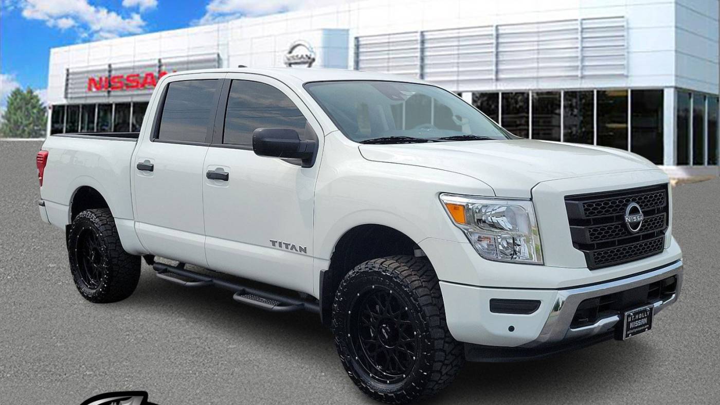 2024 nissan titan sv