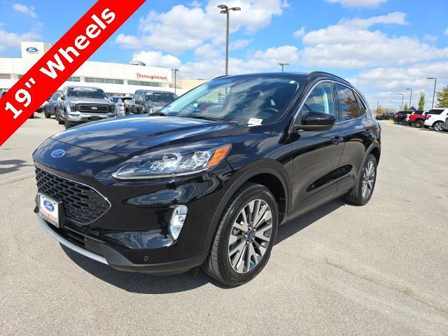 2022 ford escape titanium