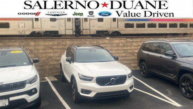 2019 volvo xc40 t4 r-design