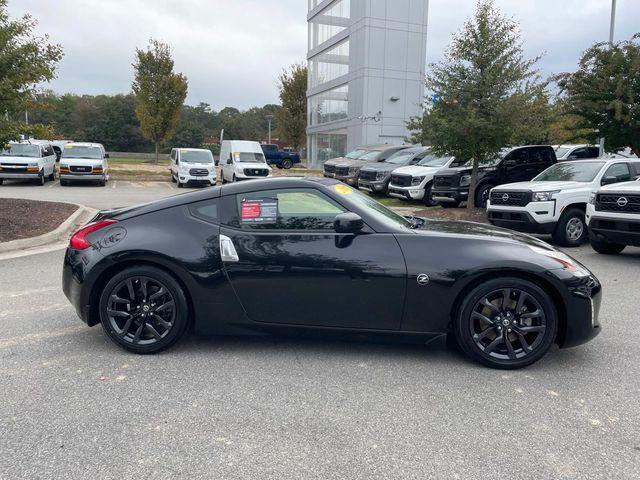 2017 nissan 370z base