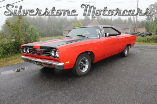 1969 orange 4 speed 383cid florida car great driver