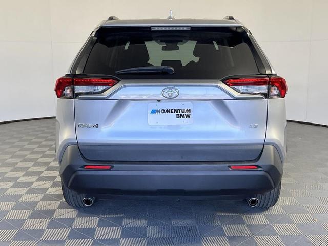 2021 toyota rav4 le