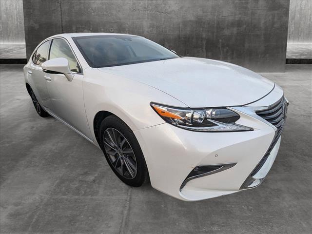 2018 lexus es 300h base